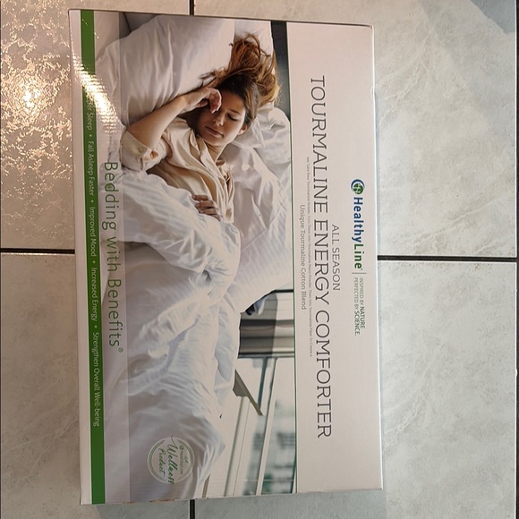 New HealthyLine Energy Comforter - Tourmaline Fiber Filled, Full Size - Picture 1 of 5